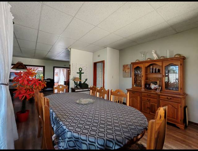 4 BEDROOM HOUSE FOR SALE IN THREE RIVERS EAST